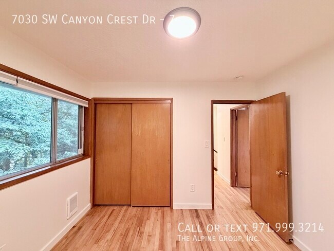 Building Photo - 7030 SW Canyon Crest Dr