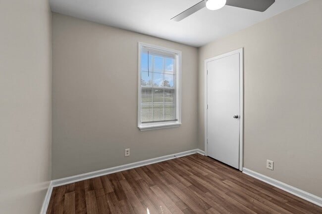 Building Photo - 2708 Vista Ln