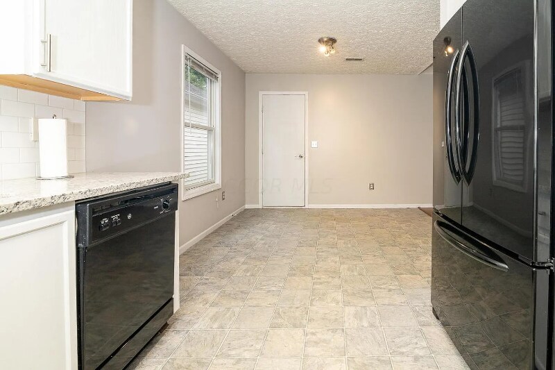 Building Photo - 1562 Sargas St