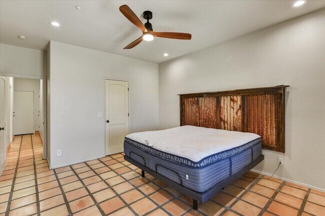 Building Photo - 35128 N 92nd Pl