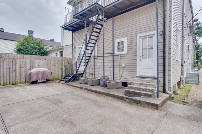 Building Photo - 5263 Constance St