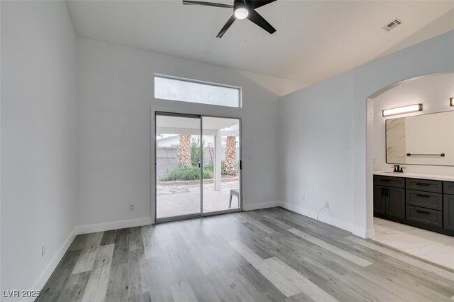 Building Photo - 505 Landra Ln