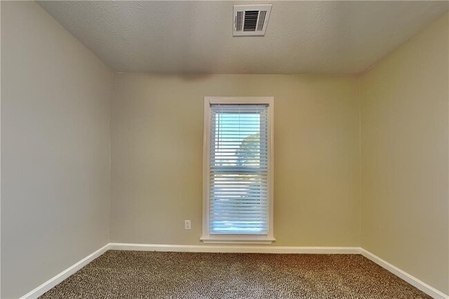 Building Photo - 204 Leighs Grove Ct