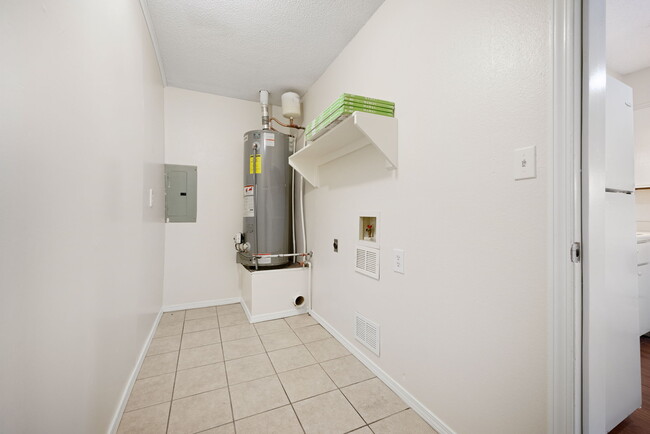 Building Photo - 100 Grand Brook Dr