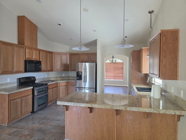 Building Photo - Executive Rental is a rare find