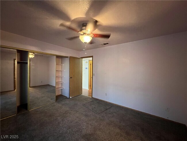 Building Photo - 5070 Jeffreys St