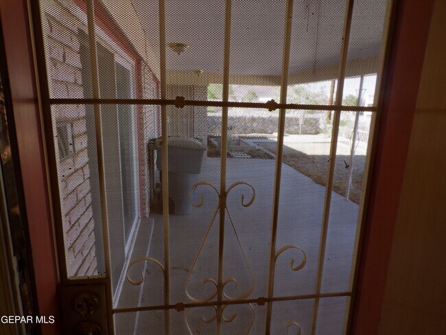 Building Photo - 4820 Louisiana St