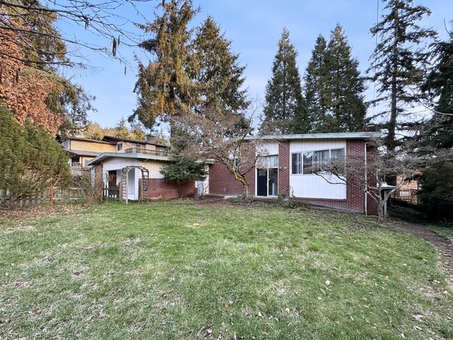 Building Photo - 1180 E 37th Ave