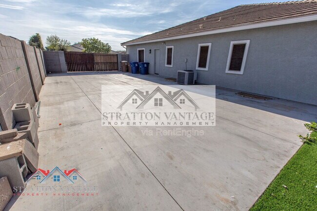 Building Photo - 21748 E Escalante Rd