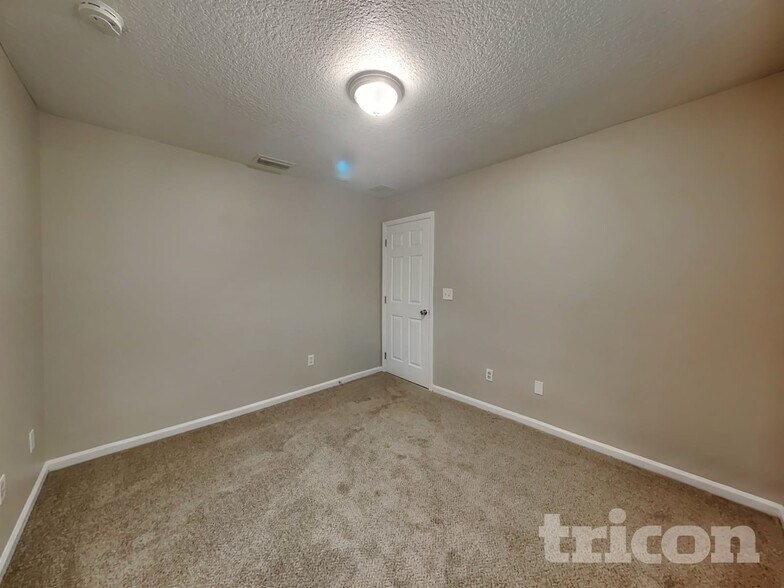 Building Photo - 6529 Sandlers Preserve Dr