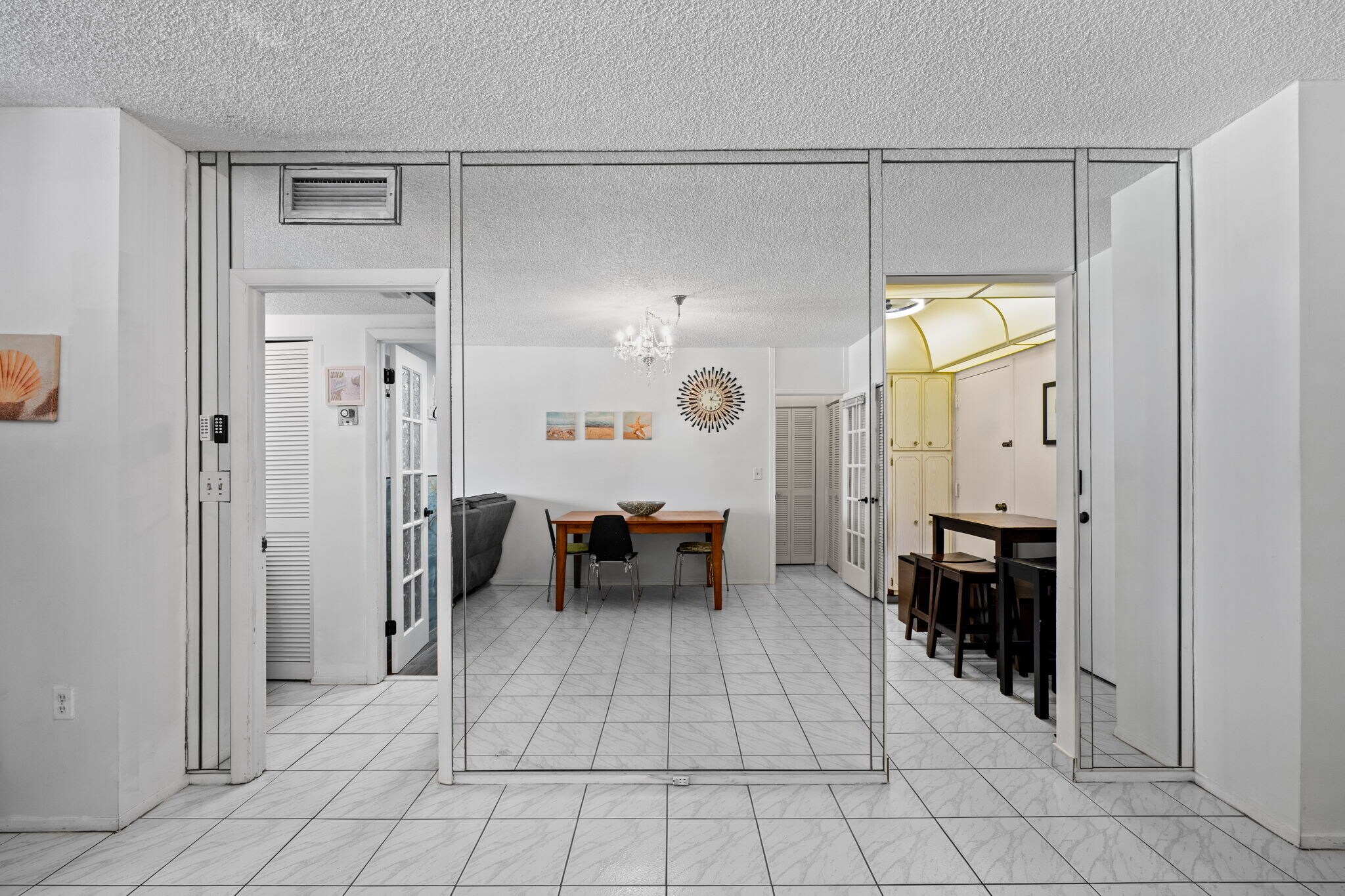 Building Photo - 1985 S Ocean Dr