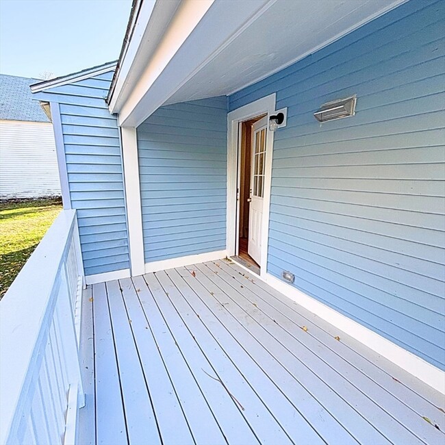 Building Photo - 301 Central St