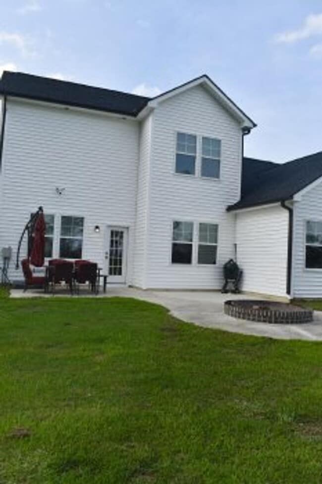 Building Photo - 187 Peytons Ridge Dr