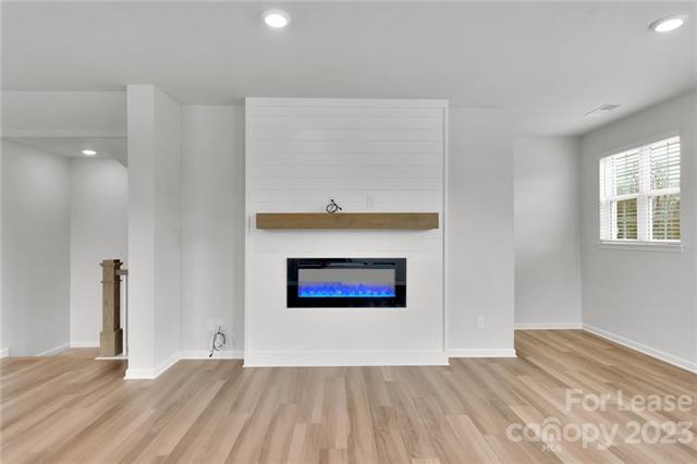 Building Photo - 10105 Hemingway Pl