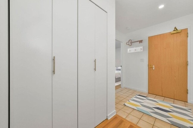 Building Photo - 4 Canal Park