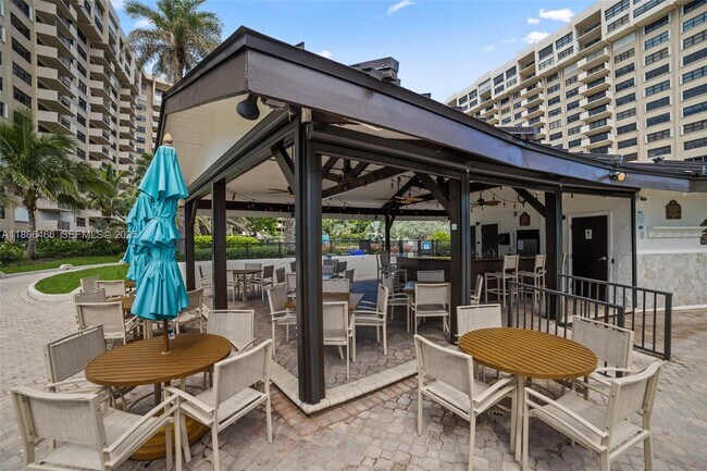 Building Photo - 5000 N Ocean Blvd