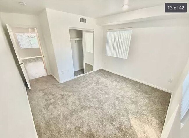 Building Photo - BROADWAY (10611)