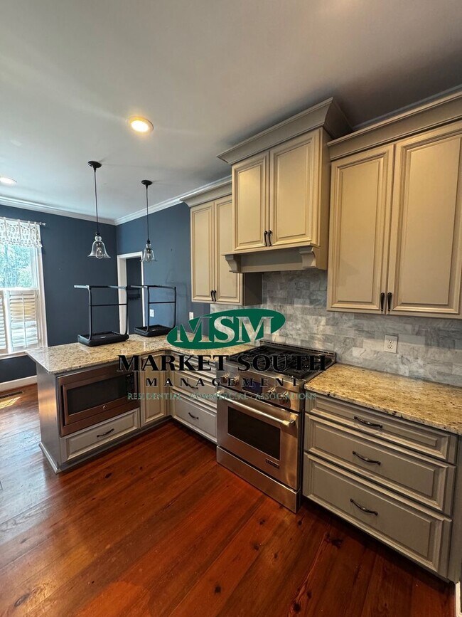 Building Photo - RARE SKIDAWAY ISLAND RENTAL IN SOUTH HARBOR- APPOINTMENT NEEDED TO VIEW!