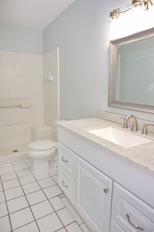 Building Photo - 2 Bedroom Duplex in Naples Park - Annual Rental