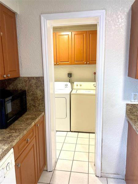 Building Photo - 3770 NE 16th Ave