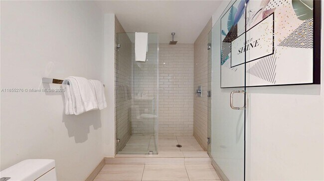 Building Photo - 4010 S Ocean Dr