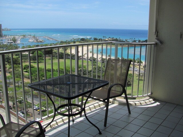 Building Photo - 1350 Ala Moana Blvd