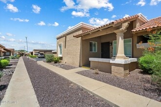 Building Photo - 521 W Hononegh Dr