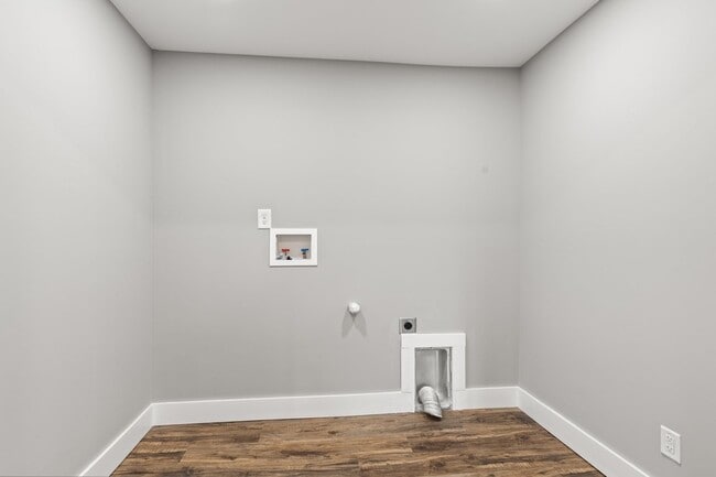 Building Photo - 102 Dogwood Ln