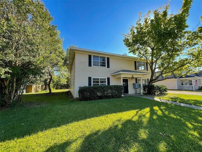 Building Photo - 1016 W Gandy St