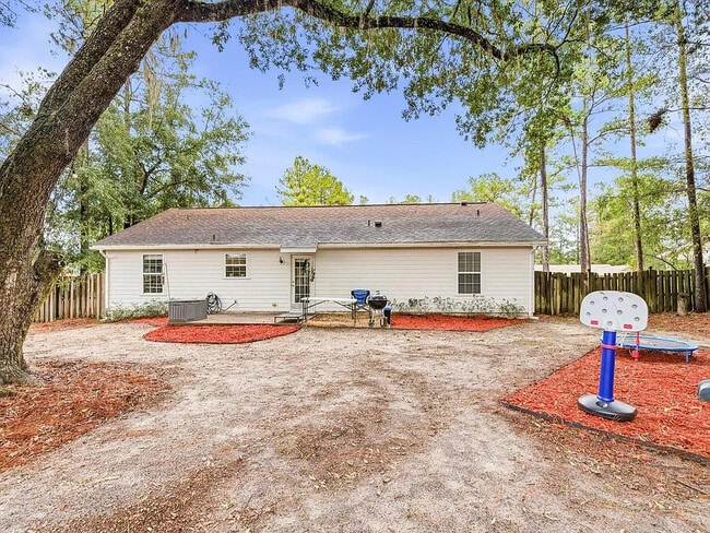 Building Photo - 47 Meadowlark Dr