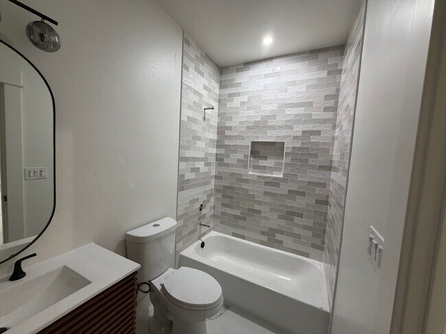 Building Photo - Home in the Heart of Old Town Clovis