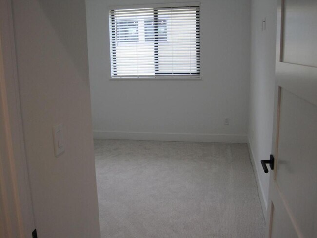 Building Photo - 212 SW 129th St