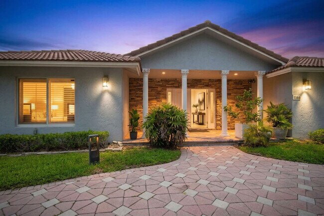 Building Photo - 5841 Bayview Dr