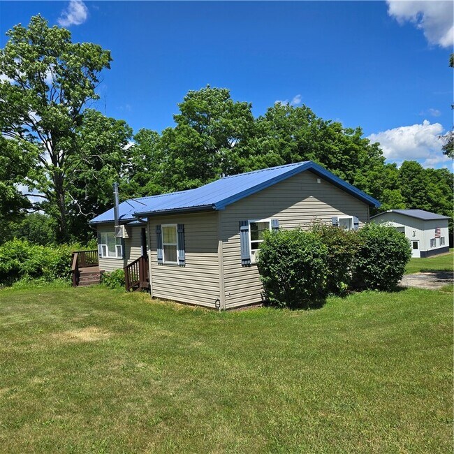 Building Photo - 1421 King Hill Rd