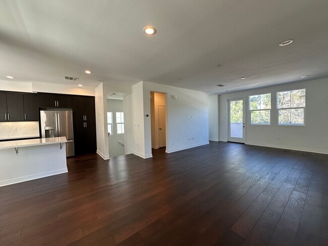 Building Photo - Winslow Complex Gem