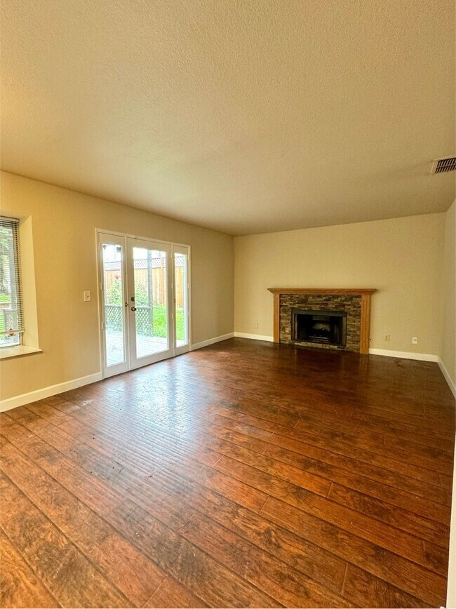 Building Photo - 5024 Rodeo Cir