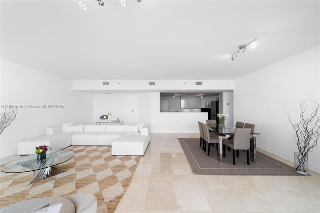 Building Photo - 1643 Brickell Ave