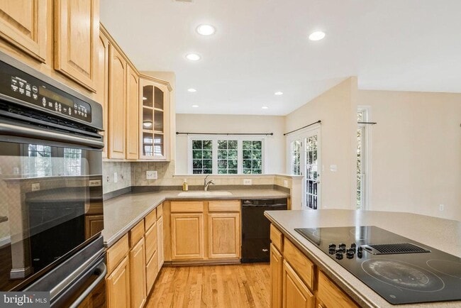 Building Photo - 9980 Cyrandall Dr