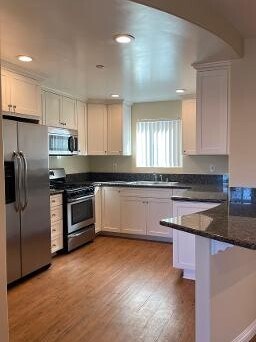 Building Photo - 221 Palm Ave