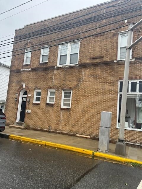 Primary Photo - 174 Front St