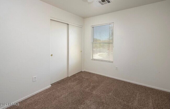 Building Photo - 12225 W Flanagan St