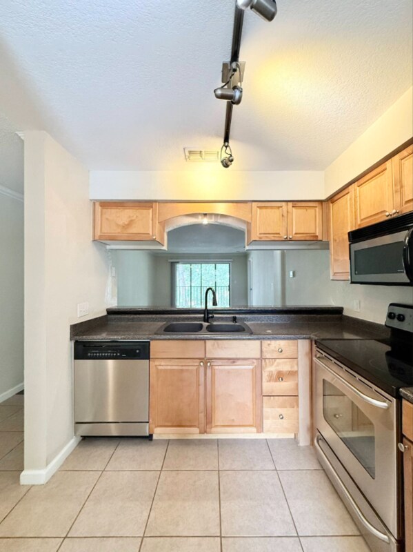 Building Photo - 10155 Sailwinds Blvd S