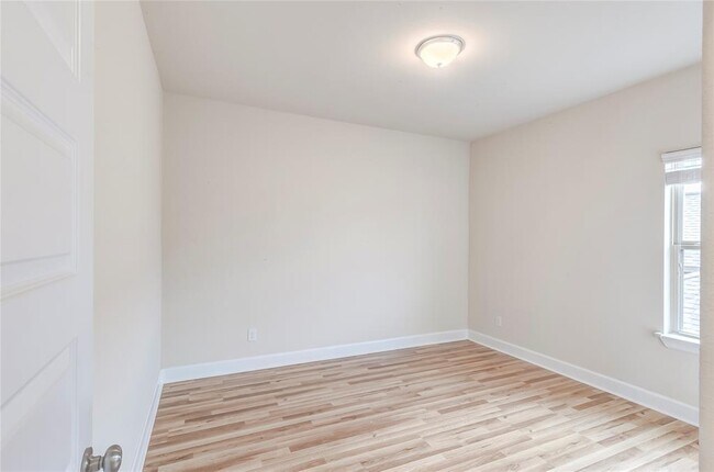 Building Photo - 345 Fort Cobb Way