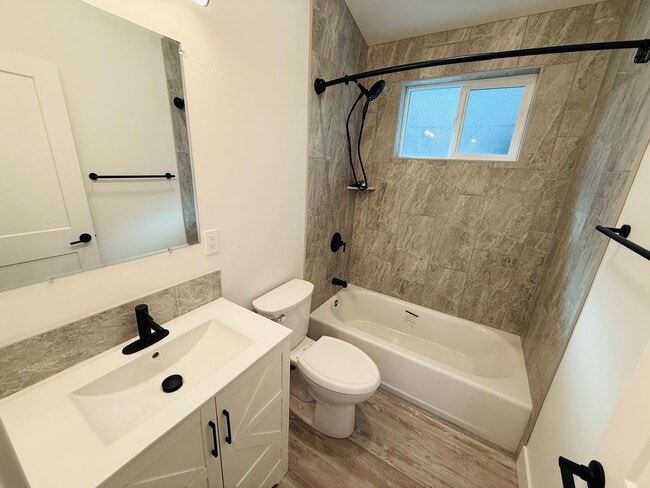 Building Photo - 1084 Dedi Ave