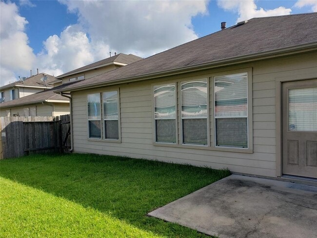 Building Photo - 25107 Hazel Ranch Dr