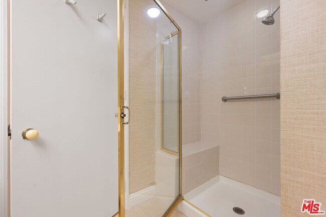 Building Photo - 2132 Century Park Ln