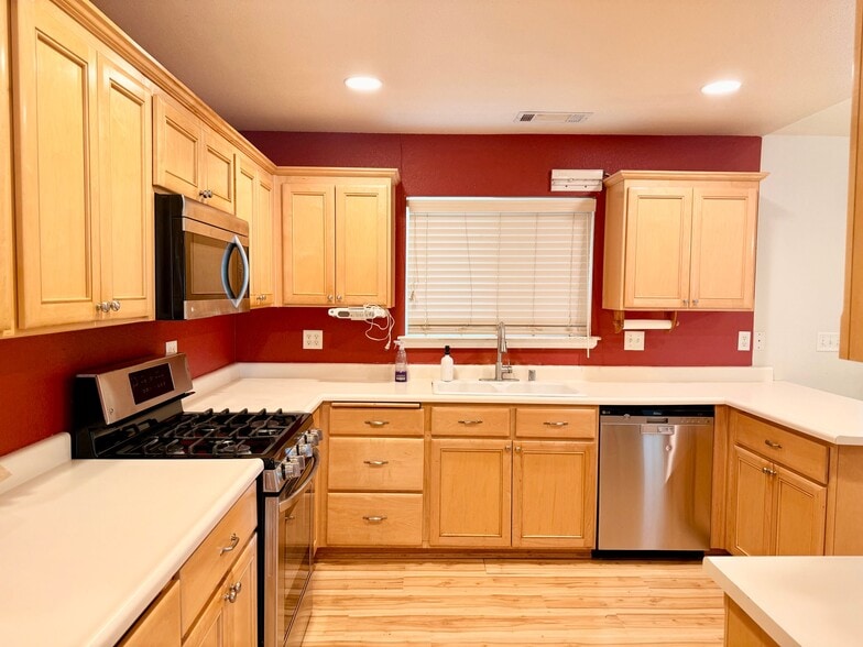 Building Photo - 1822 Heller Ln