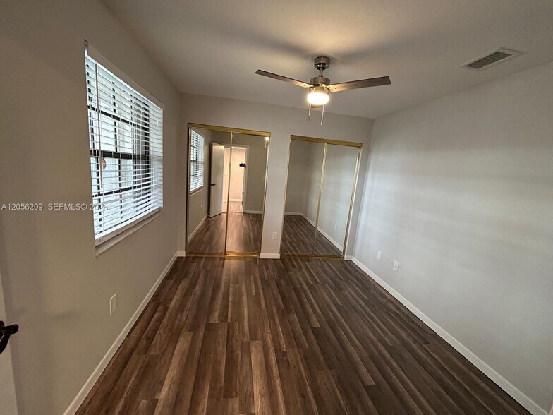 Building Photo - 1197 Washington Cir