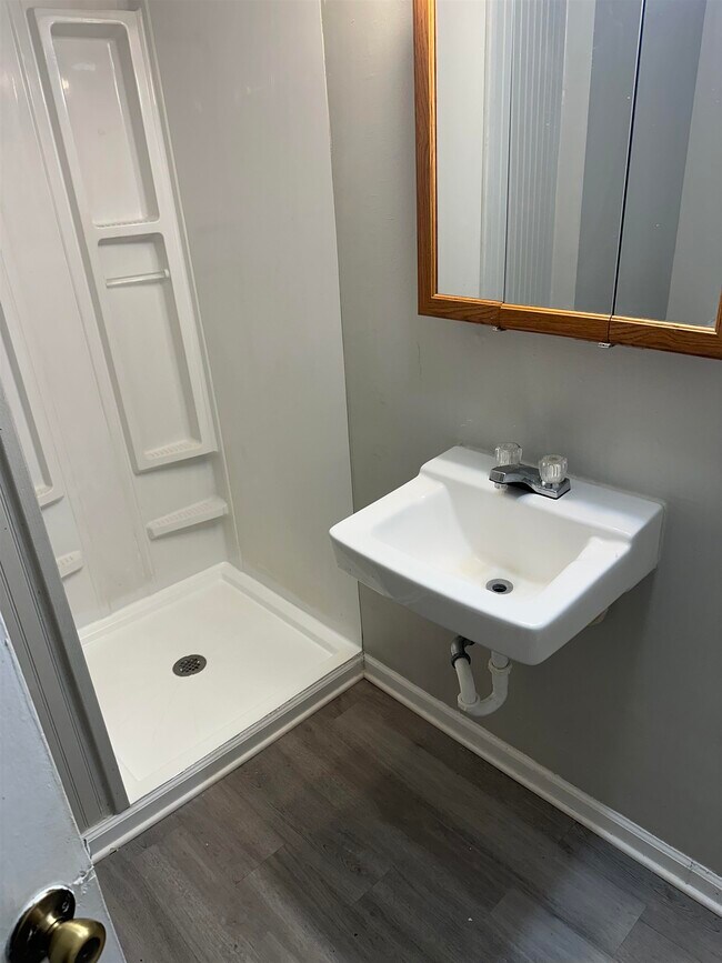 Building Photo - 229 S Lipona Rd