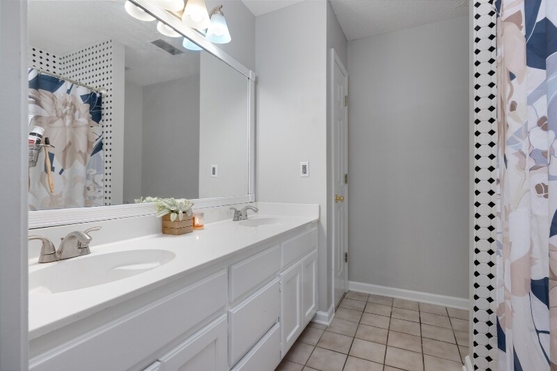 Building Photo - 287 Wylie Dr